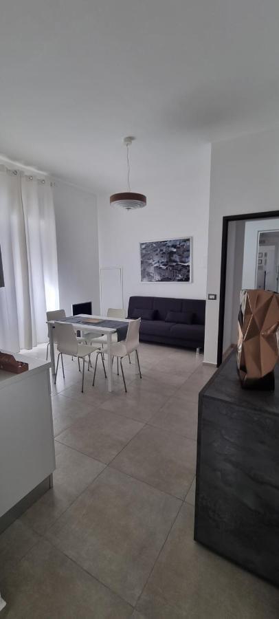 Mercato 11 Apartments Gela Buitenkant foto